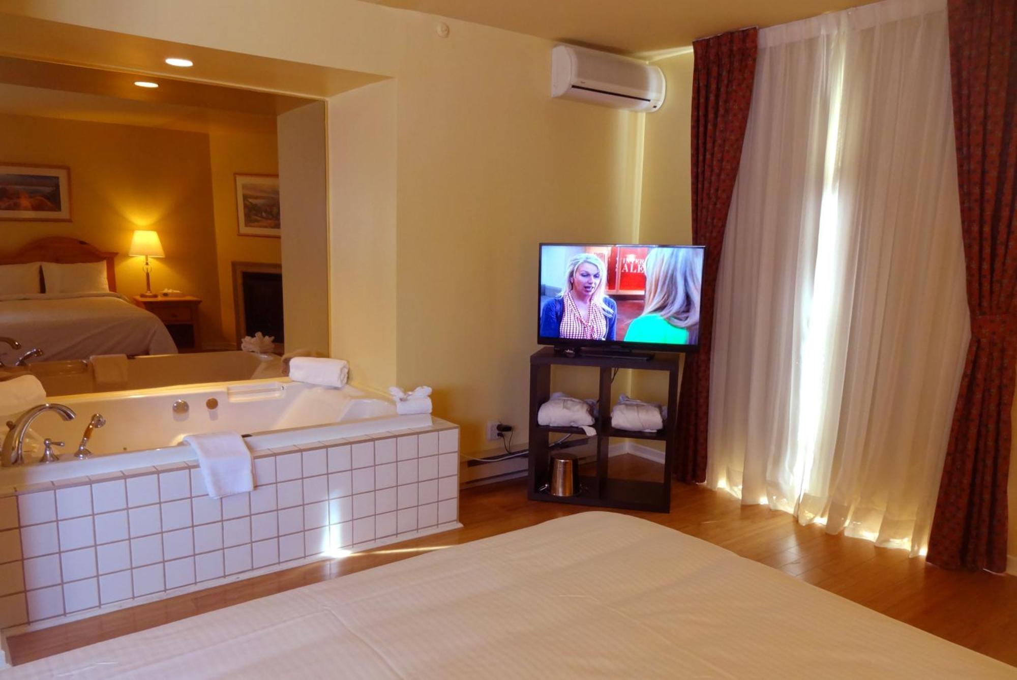 Hotel Alila Saint-Sauveur Bagian luar foto