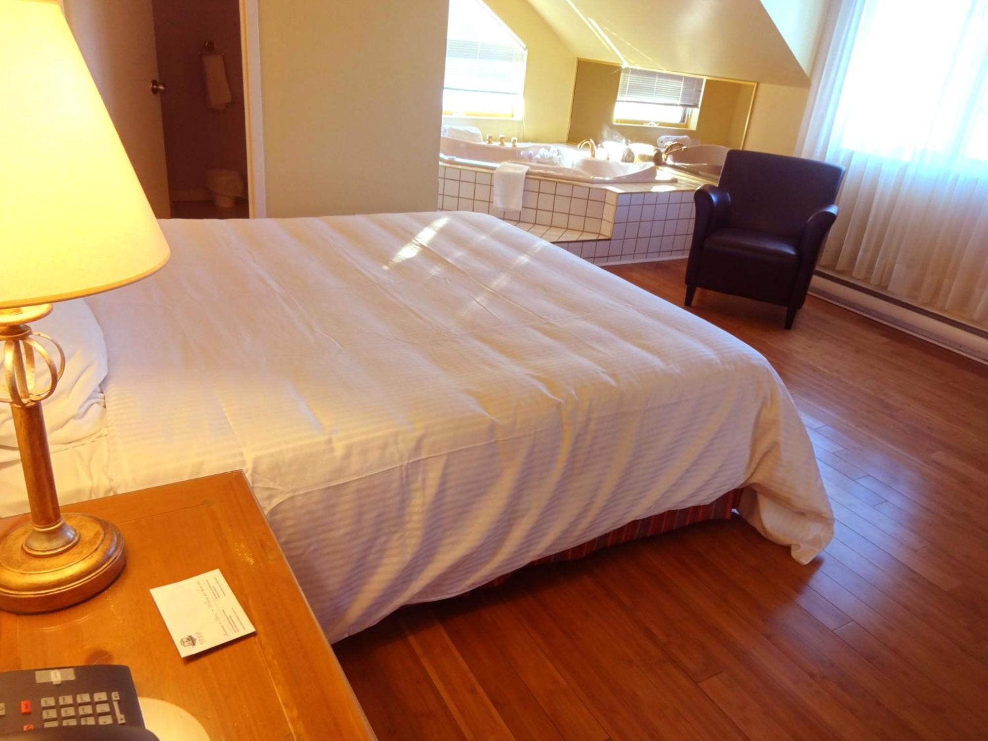 Hotel Alila Saint-Sauveur Bagian luar foto